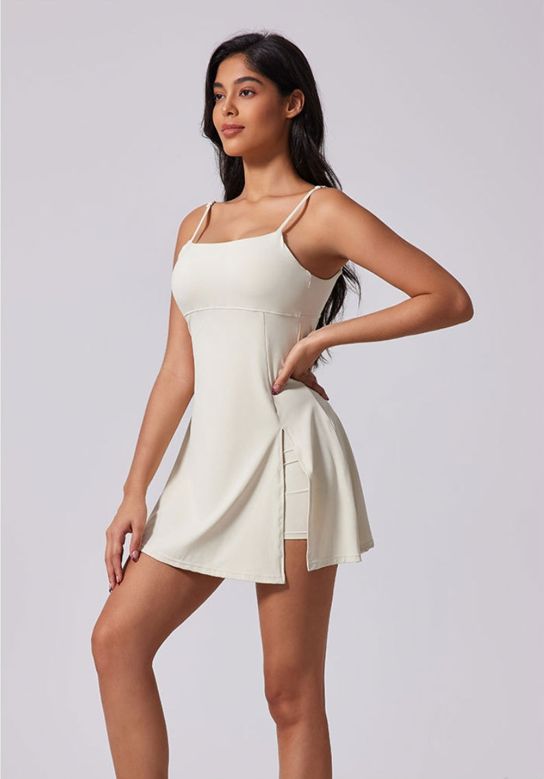 Tennis Dress with Built-in Bra – Breathable Fit for Yoga & Golf