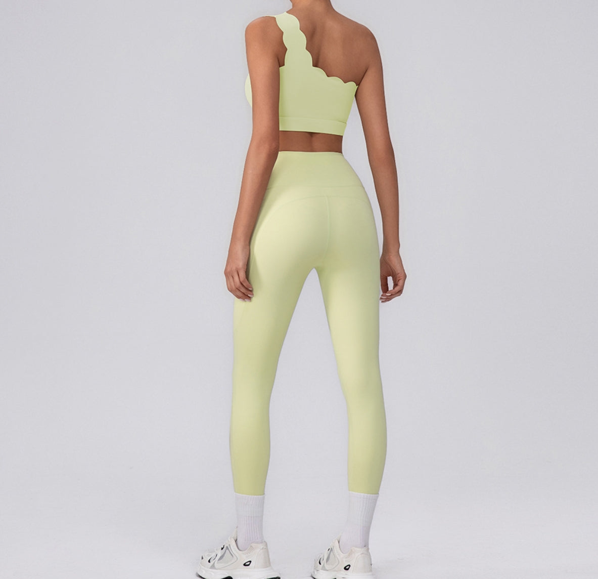 Seamless Peach Curve Yoga Leggings – High Waist, Quick-Dry & Sculpting Fit