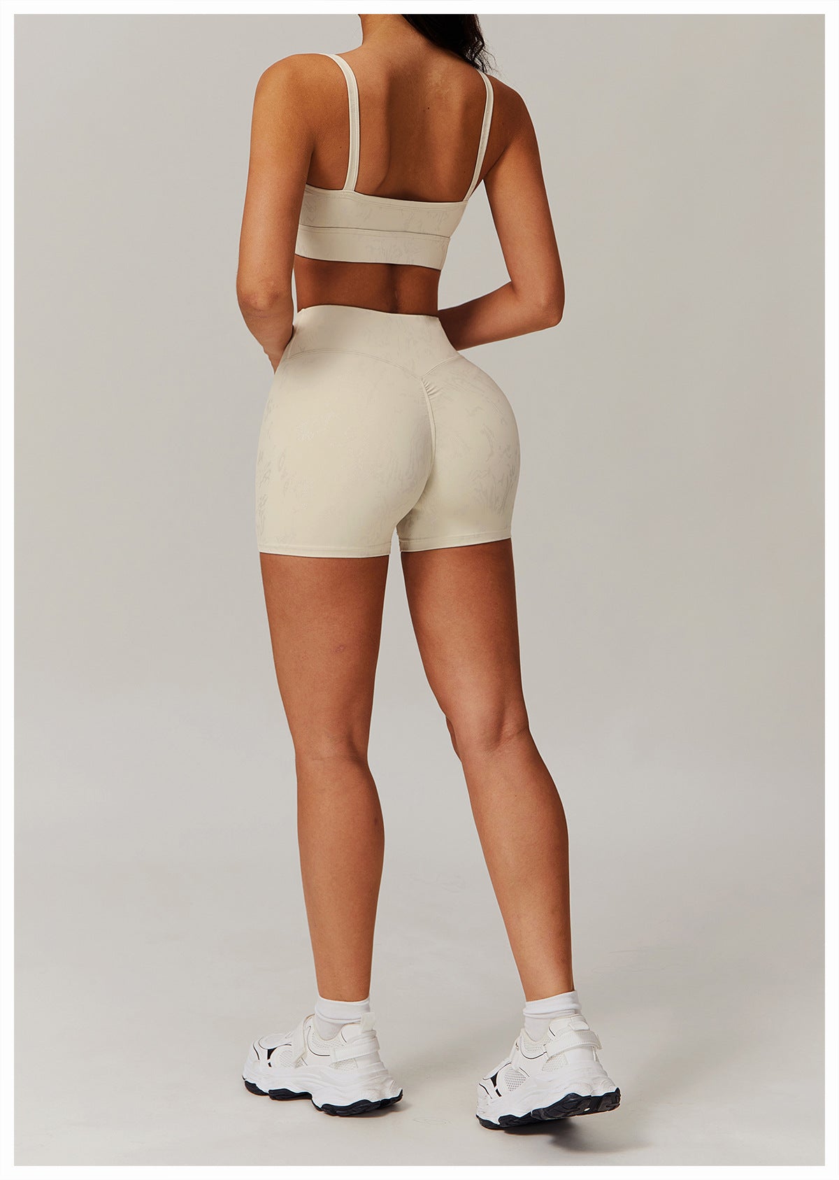 Sculpt & Shine Yoga Set – Shaping Bra + High-Waist Leggings
